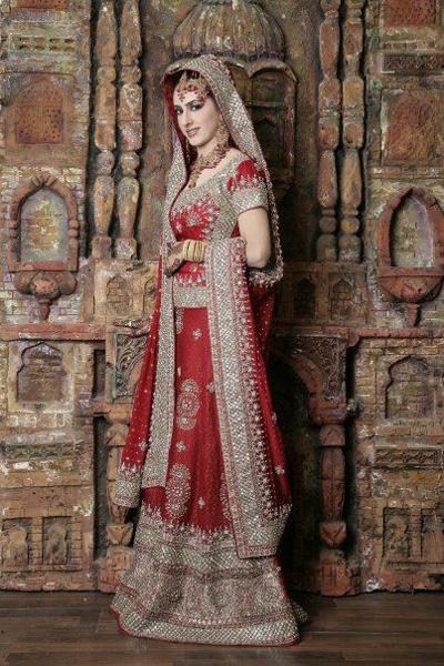 Latest Bridal dresses for Barat, Mehndi and Walima (9)