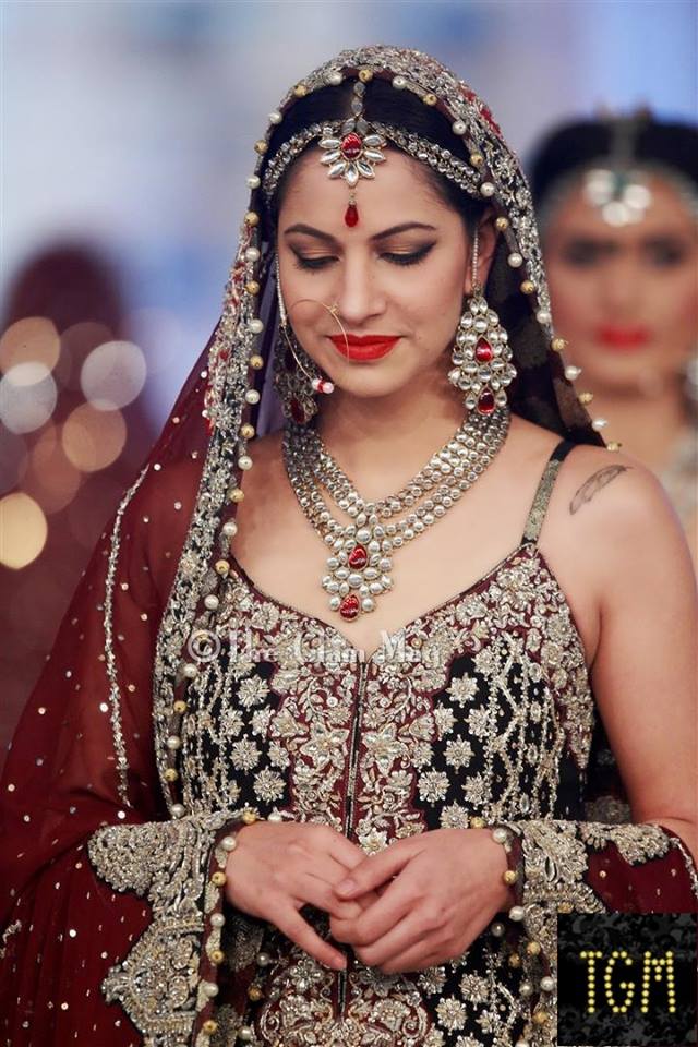 Zainab Chothani Latest Bridal collection 2014-2015 Pantene Bridal Couture week 2014 (4)