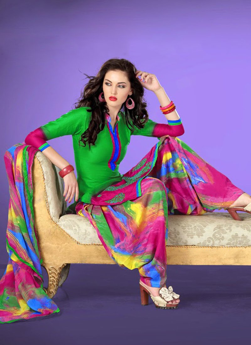 Latest Fashion of Designer Punjabi Dresses & Patiala Salwar Kameez Suits for Women (6)