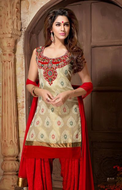 Latest Fashion of Designer Punjabi Dresses & Patiala Salwar Kameez Suits for Women@stylesgap (4)