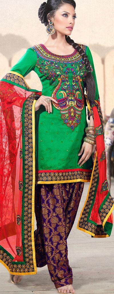 Latest Fashion of Designer Punjabi Dresses & Patiala Salwar Kameez Suits for Women@stylesgap (6)