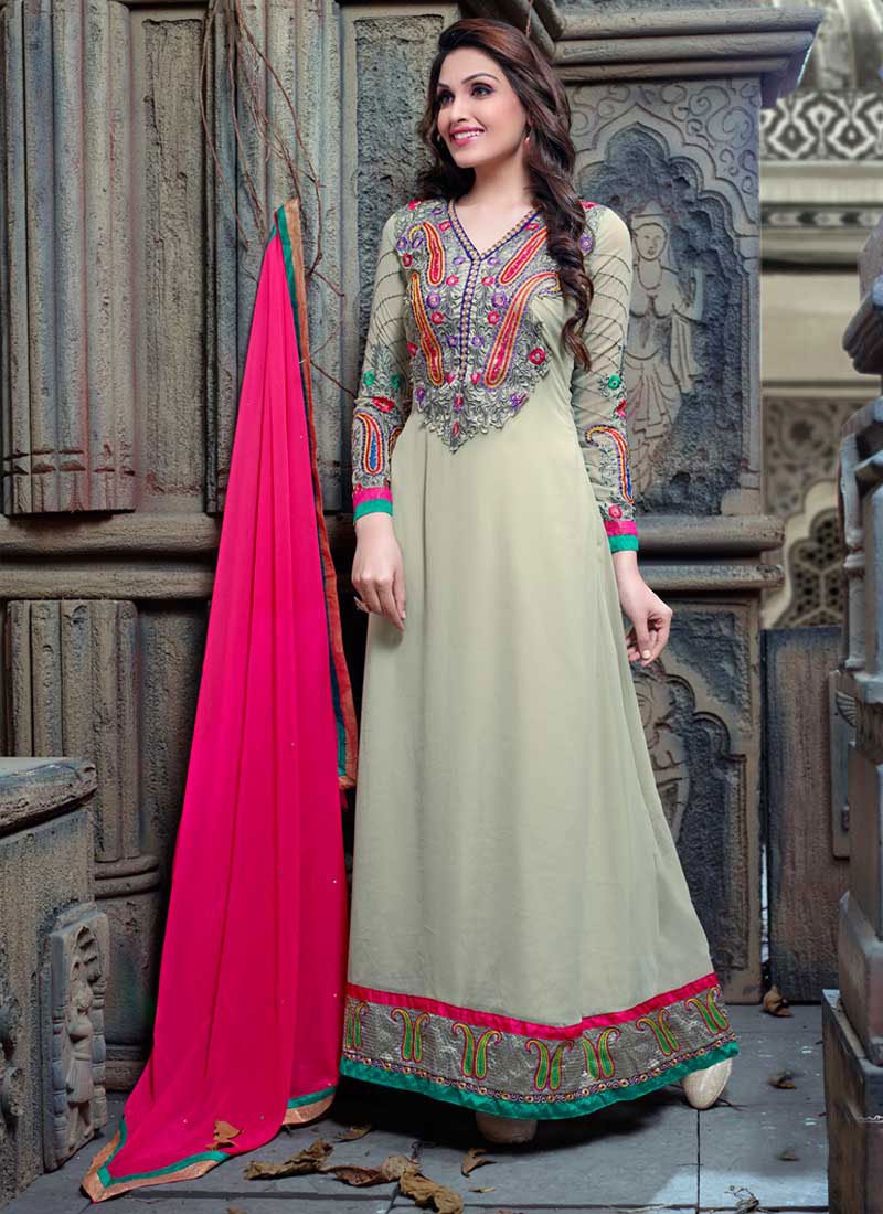 Latest Indian Ethnic Wear Dresses & Stylish Suits Formal Collection for Women  (24)