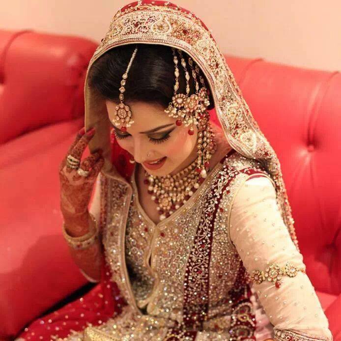 Latest Pakistani & Indian Best Wedding Dresses and Bridal Gowns for Women (33)