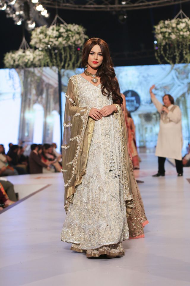 Indian & Pakistani Latest Fashion of Top Designer Fancy Party wear & Stylish Bridal Anarkali Suits for Women (15)