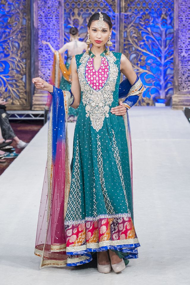 Indian & Pakistani Latest Fashion of Top Designer Fancy Party wear & Stylish Bridal Anarkali Suits for Women (30)