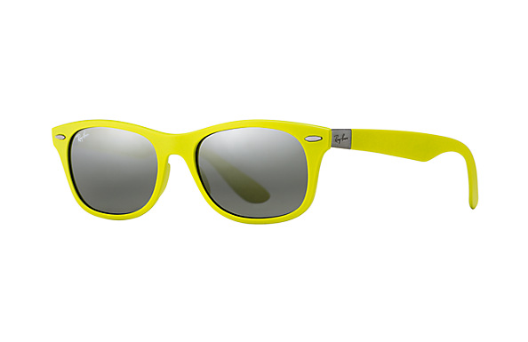 Latest Ray-Ban women Sunglasses - Best designer fashion goggles for Women. (2)