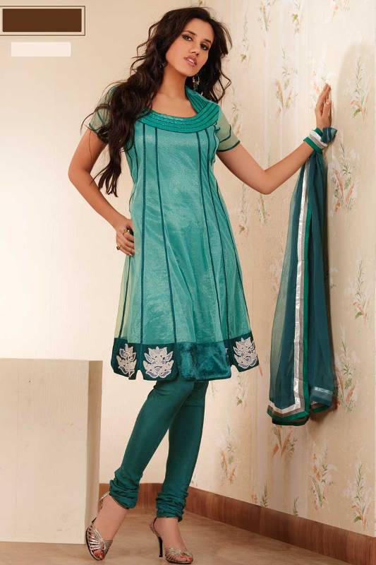 Stylish Plaine & V Shaped with Bann Neck Designs for Casual Kurta Dresses (4)