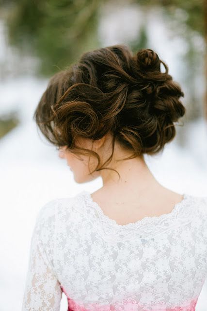 Top Amazing Bridal Wedding Hairstyles Trends & looks You Should Must Try on Your Big Day (21)