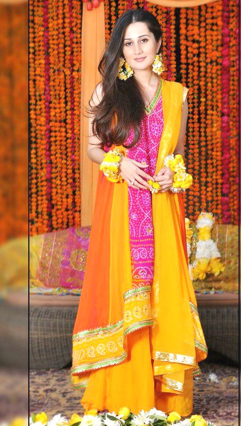 Best Mehndi Dresses Designs Collection for Girls 2015-2016 (37)