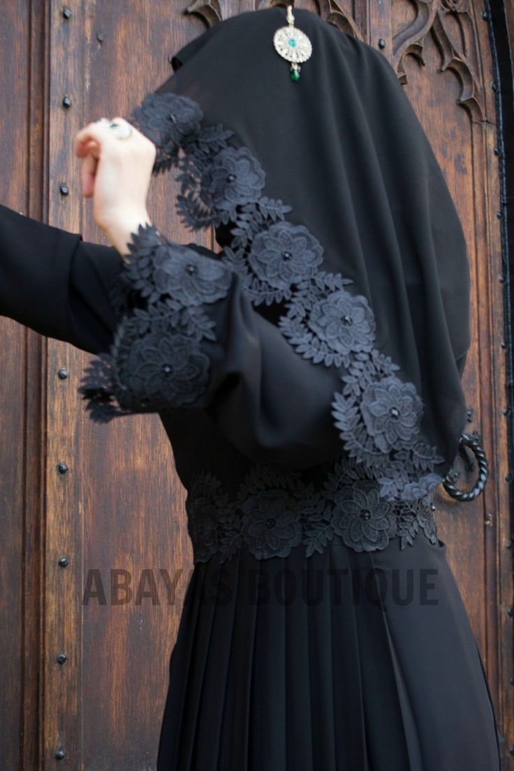lace sleeve abaya