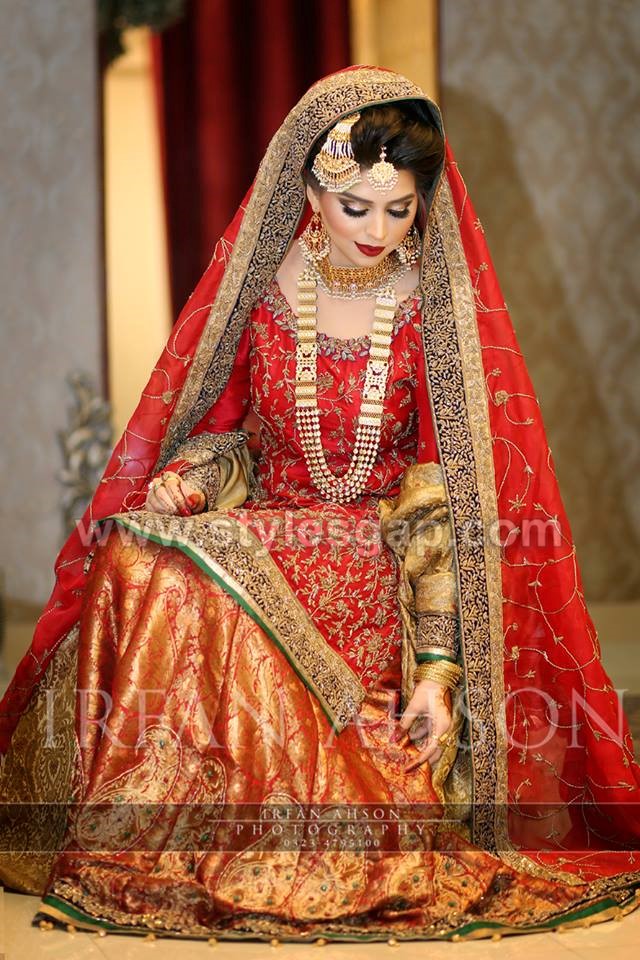 red bridal lehenga pakistani 2018