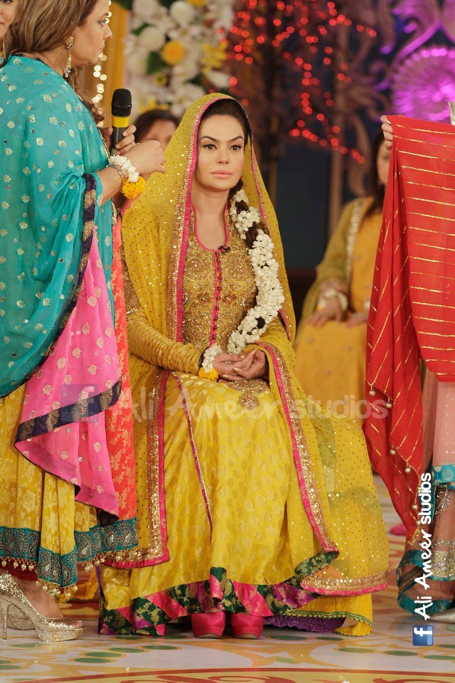 Trends of Mehndi Ghagra Choli Dresses & Frocks Collection 2016-2017 (3)