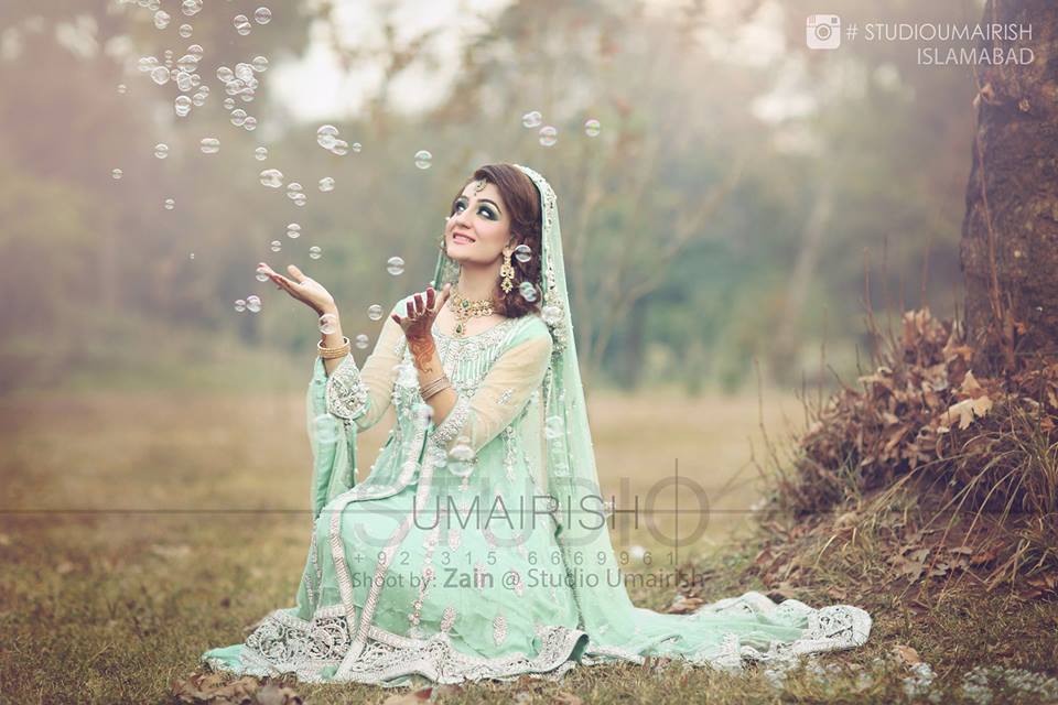 Latest Walima Dresses Designs & Trends Collection 2016-2017 (25)