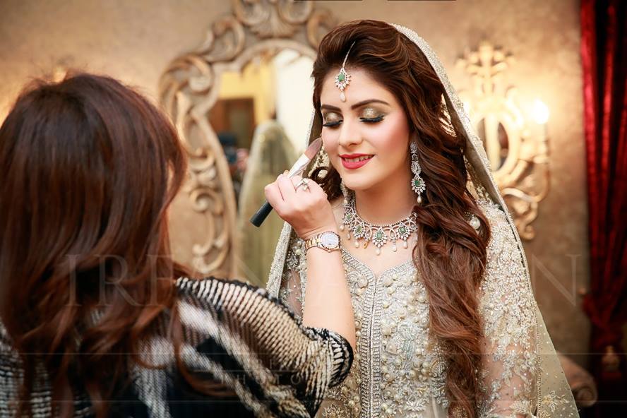 Latest Walima Dresses Designs & Trends Collection 2016-2017 (29)