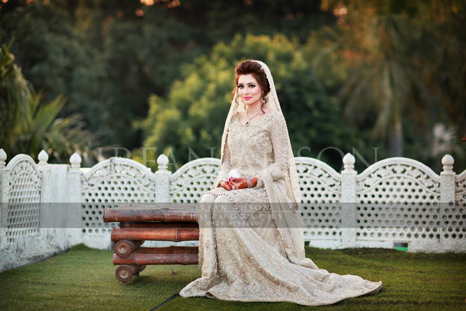Latest Walima Dresses Designs & Trends Collection 2016-2017 (3)