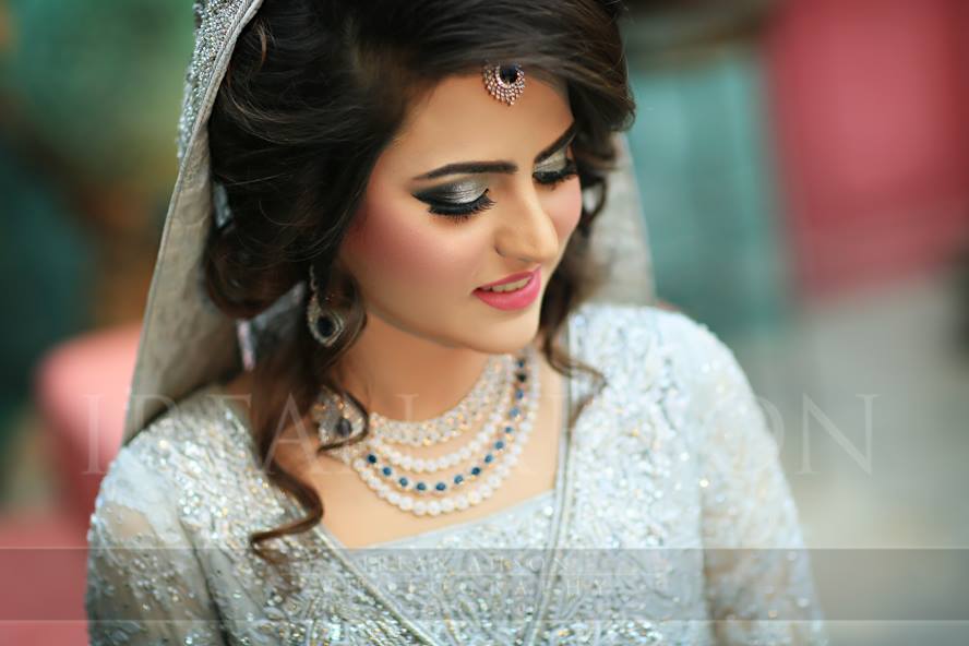 Engagement Bridals, Makeup Tutorial Tips & Dress Ideas 2016-2017 for South Asian Bridals (19)