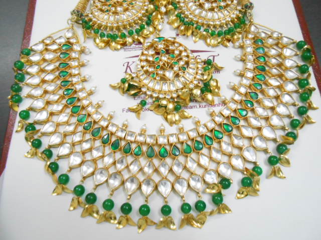 Kundan Jewelery Latest Designs & Trends for Asian Women 2016-2017 (10)