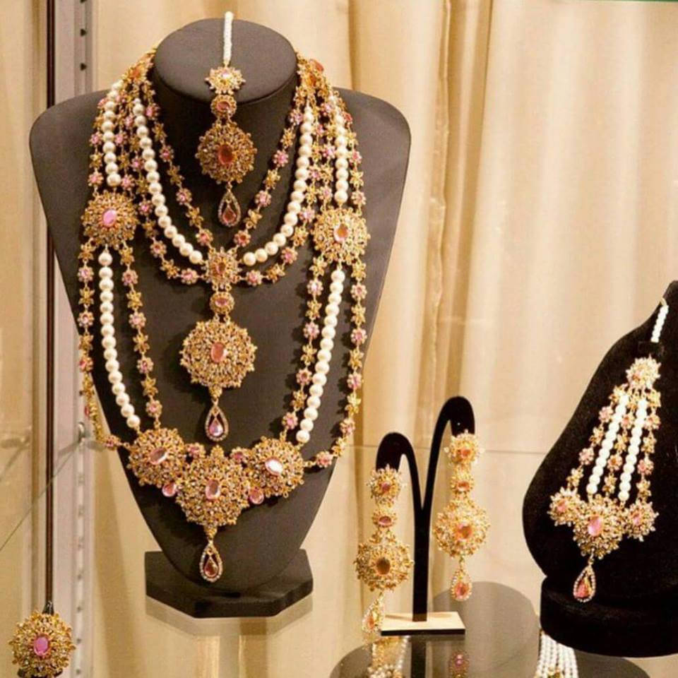 Kundan Jewelery Latest Designs & Trends for Asian Women 2016-2017 (27)