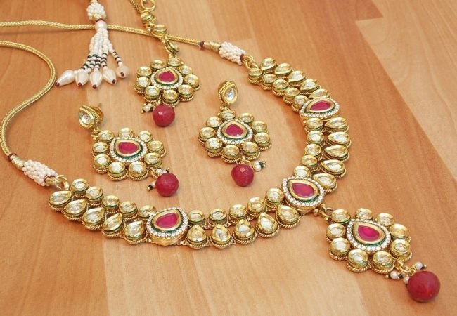 Kundan Jewelery Latest Designs & Trends for Asian Women 2016-2017 (9)