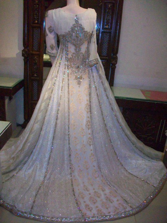 Latest Wedding Maxis Long Tale Dresses Designs Collection 2016-2017 (57)