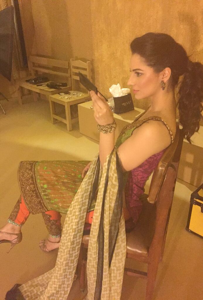 Asim Jofa Summer Luxury Lawn Collection 2016- Behind the Shoot (11)