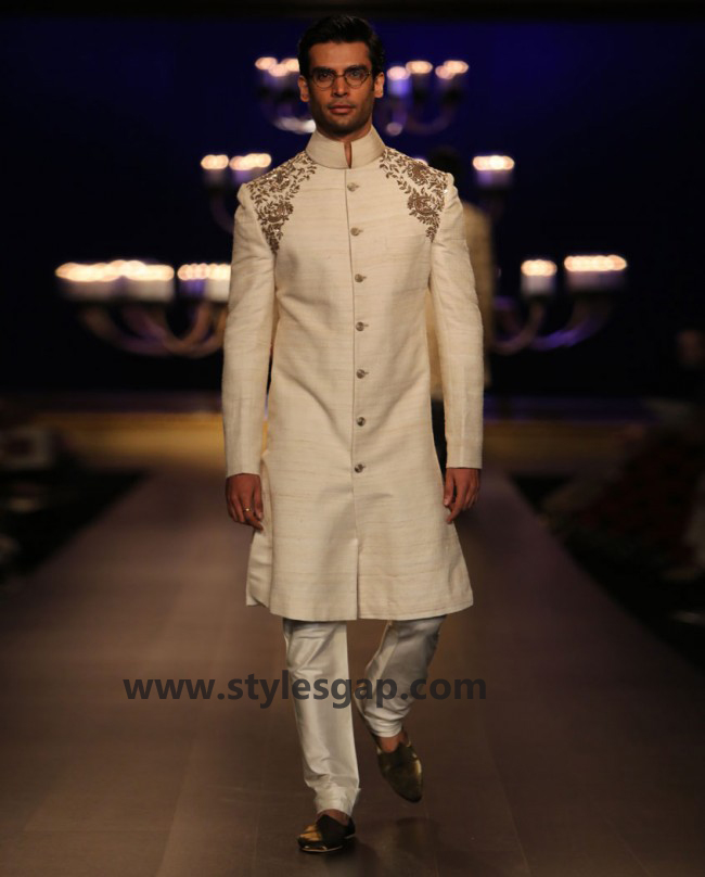 Manish Malhotra Wedding Sherwanis & Party Suits for Men 2016-2017 Collection (16)