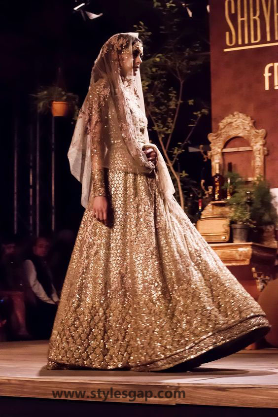 Sabyasachi Mukherjee Latest Wedding Dresses 2016-2017 Collection. Lehengas, Sarees (15)