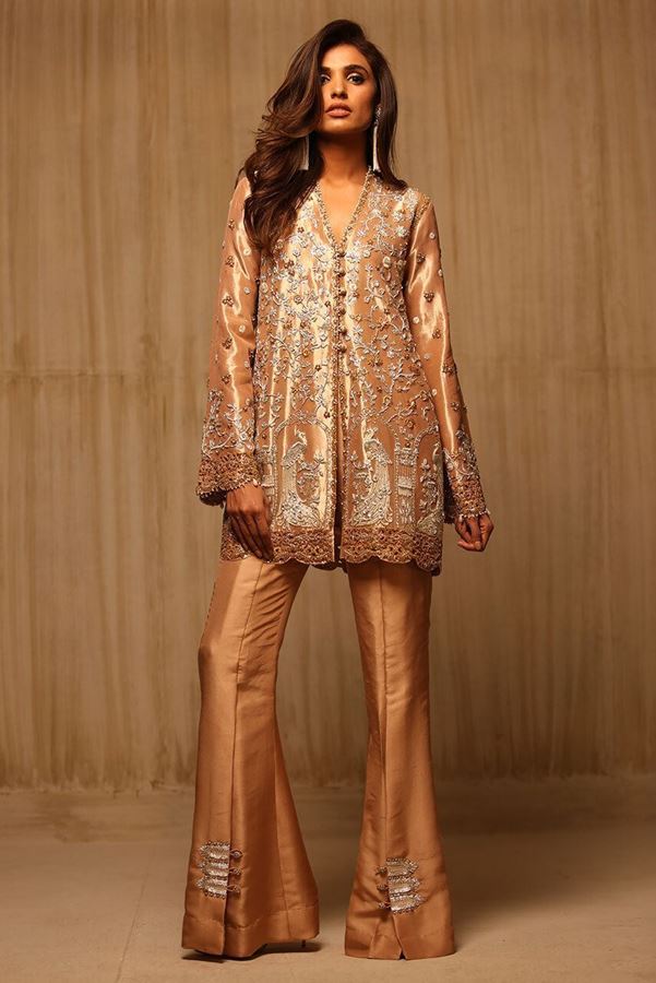 sania-maskatiya-latest-pakistani-dresses-styles-pairing-bell-bottom-pants-4