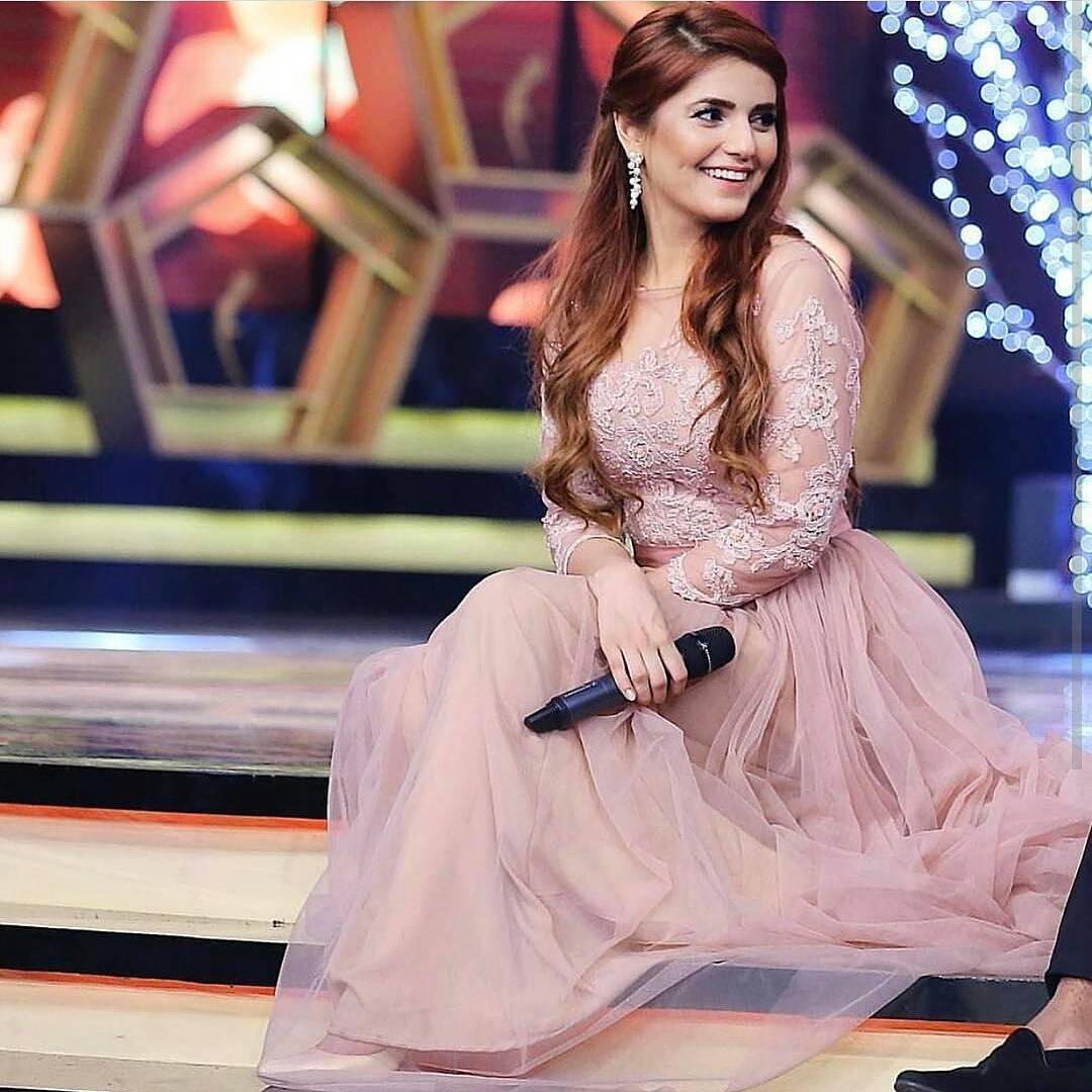 Momina Mustehsan- Top 10 Best Dressed Celebrities at PEL 5th Hum Awards 2017 (3)