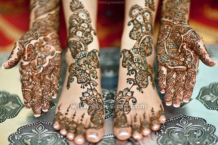 Hands & Feet Glitter Mehndi Designs (18)