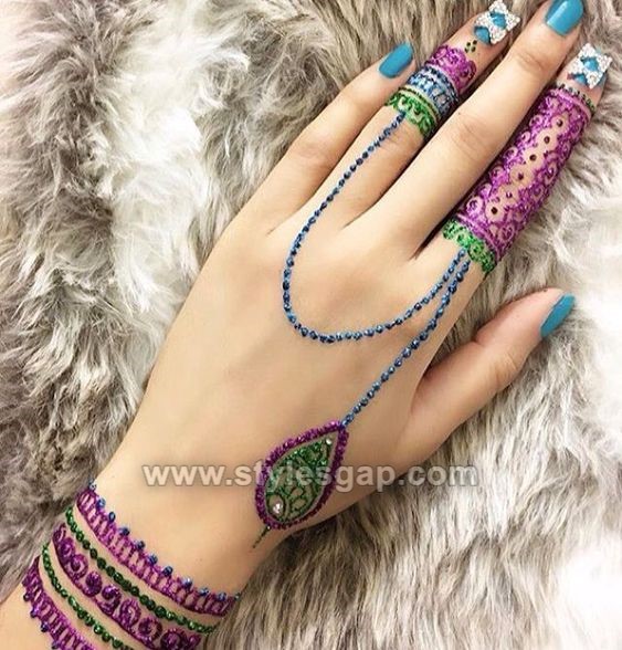 Lovely Glitter Mehndi Designs (5)