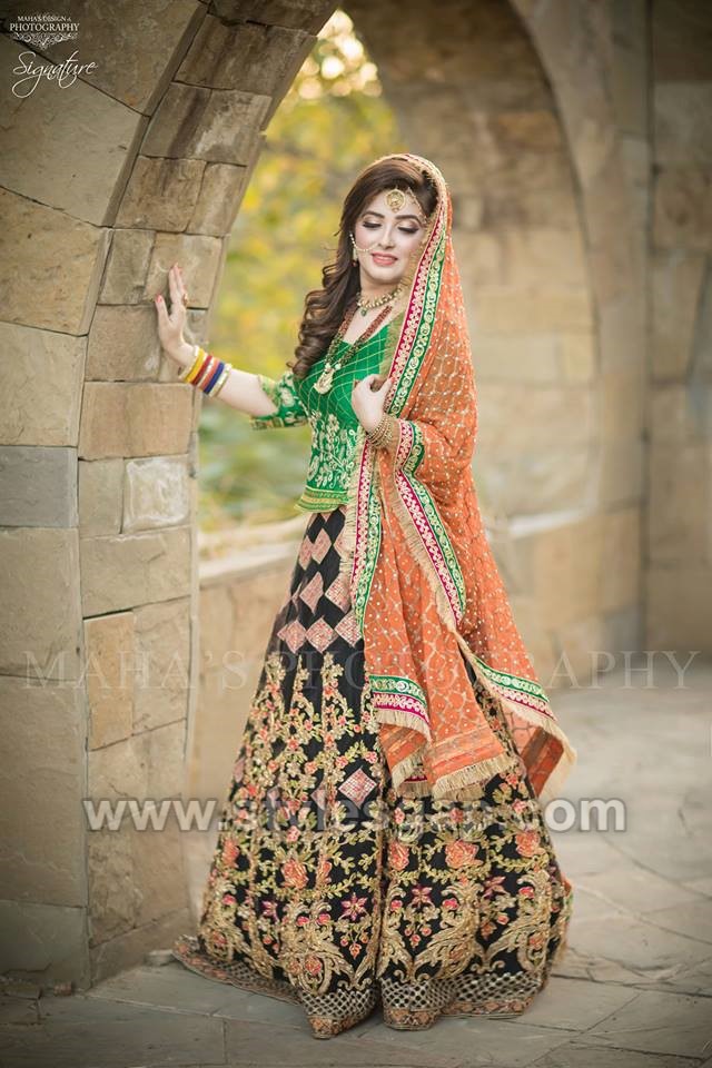 mehndi dresses lehenga