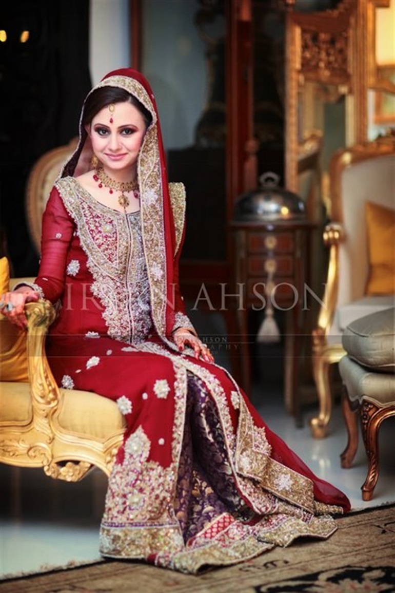 Pin by Bazgha Anas on Bridal Dress | Red bridal dress, Bridal lehenga red,  Asian bridal wear