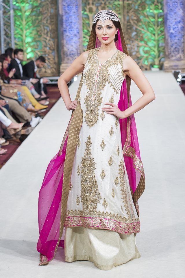 latest indian wedding outfits for ladies