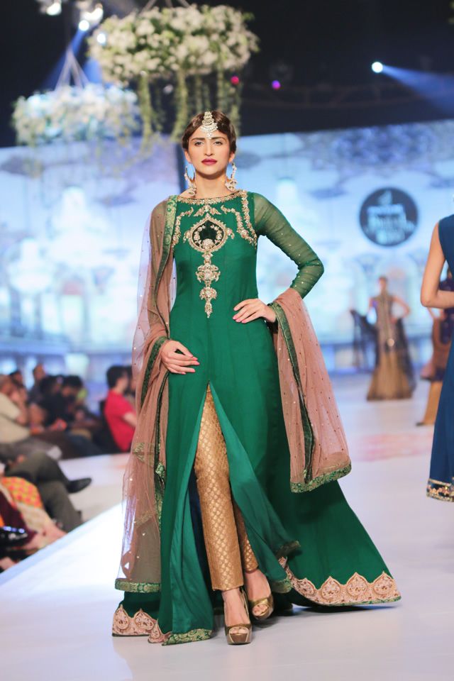 Featured image of post Lush Pakistani Dress Design / Young girls and working women are incredibly enthusiastic to try new and stylishly casual, formal, and.