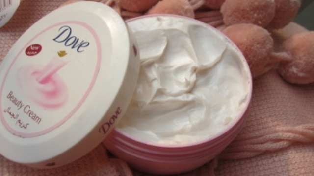 Top 10 Best Winter Cold Creams To Keep Your Skin Soft & Beautiful (4)