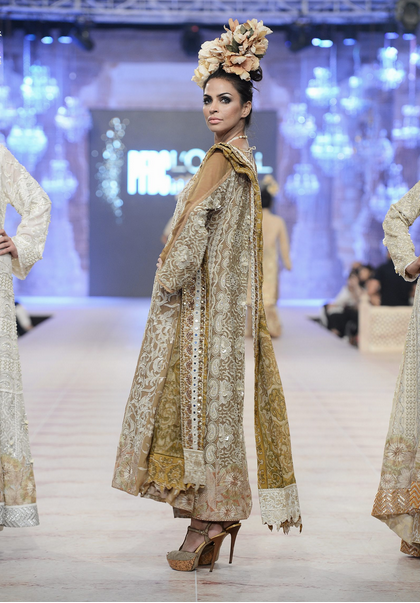 Best Pakistani Fashion Designer Bridal Collections at PFDC L'Oreal Paris Bridal Couture Week 2014-2015 - Sharmaeel Ansari (2)