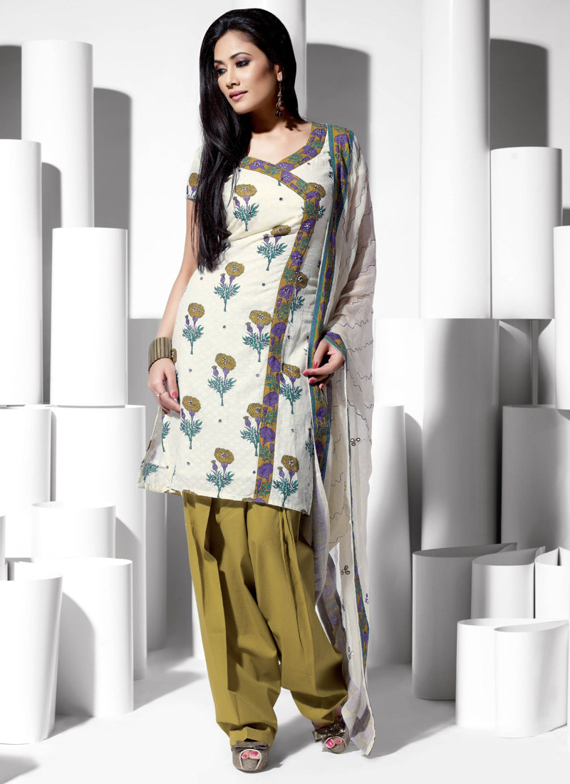 30 Different Types of Salwar Neck Designs To Look Stylish