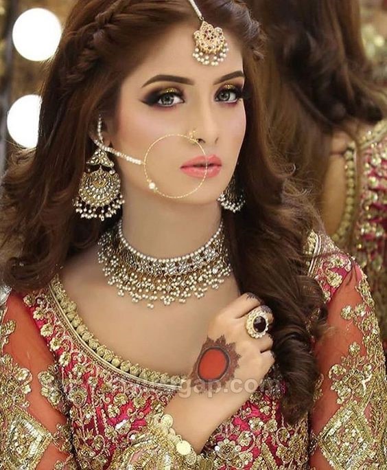 Beautiful Latest Eid Hairstyles Collection 2024 for Asian Women