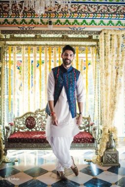 groom mehndi dress 2019