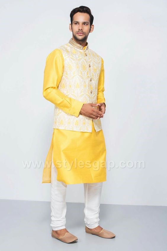 mehndi dress for groom 2018