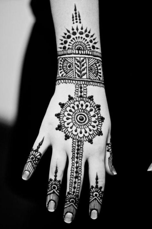 B-Town Bridal Mehndi Looks That Will Leave You Spellbound