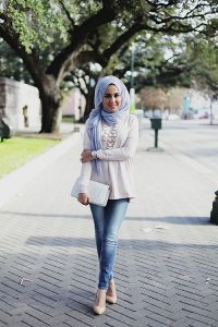 Latest Casual Hijab Styles with Jeans 2022-2023 Trends & Looks