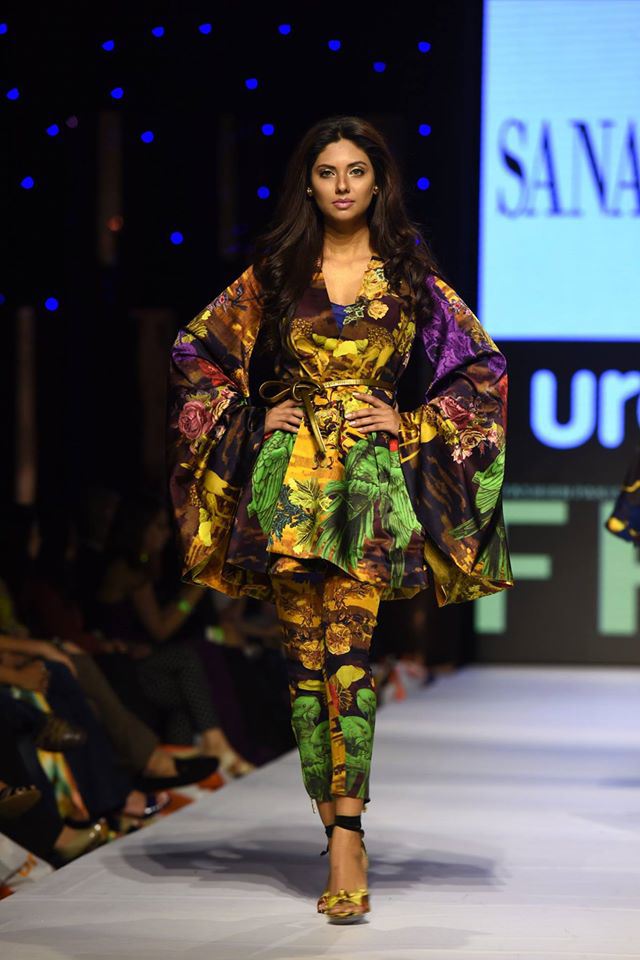Fashion Week Pakistan 2015-2016 FWP'15 Designer Collections Day1, Day2, Day 3 (28)