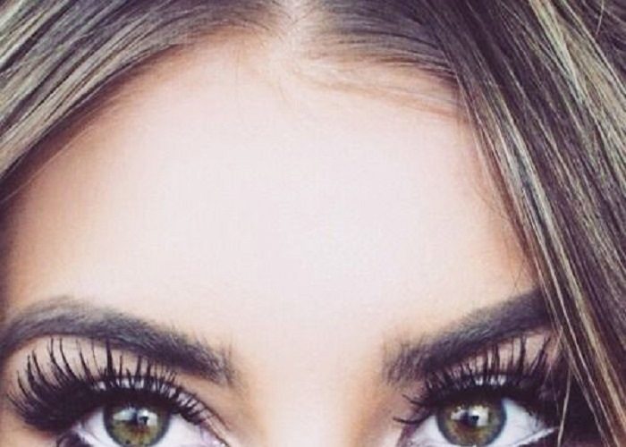 How to Get Long Lashes Naturally Tips & Tricks to Grow Long Eyelashes