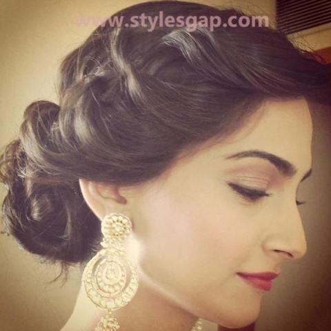 Best & Latest Eid Hairstyles 2016-2017 for Women (25) Best & Latest Eid Hairstyles 2016-2017 for Women (25)