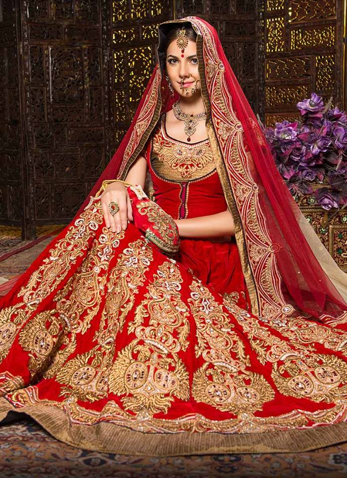 Top 10 Popular Best Indian  Bridal  Dress  Designers  Hit List