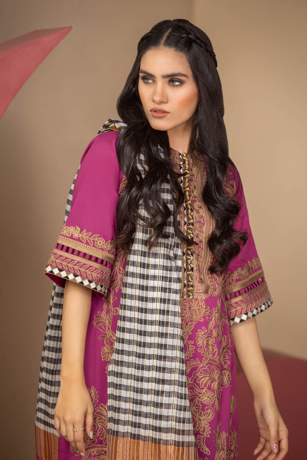 Alkaram Summer Lawn Designs Latest Suits (18) - StylesGap.com