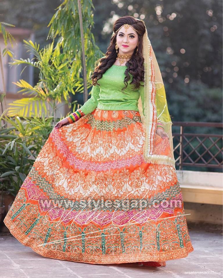 mehndi lehnga design