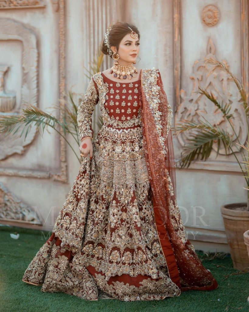 long tail gown for pre wedding